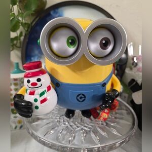 Universal Studios Despicable Me Minion Holiday Christmas Popcorn Bucket
